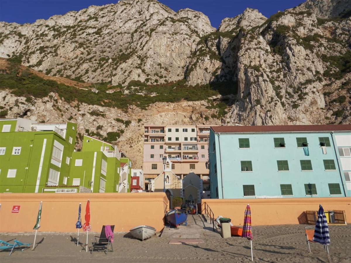 Spectacular Beachfront Duplex On The Mediterranean - Caleta, Catalan Bay ยิบรอลตาร์ ภายนอก รูปภาพ